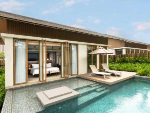 Pullman Khao Lak Resort内部或周边的泳池
