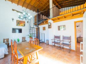 A television and/or entertainment centre at Cubo's Finca La Curva
