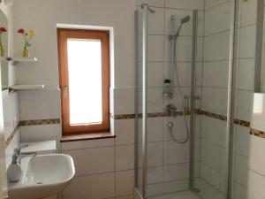 Ένα μπάνιο στο Sarah App 03 DG L