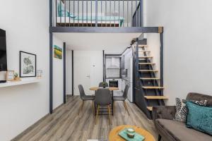 A seating area at Venus Apartments - Westside residence