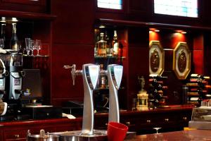 Lounge nebo bar v ubytování Hotel Conde Ansúrez By Almia Hoteles