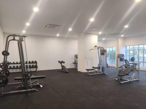 Het fitnesscentrum en/of fitnessfaciliteiten van Gharoda Kajang Homestay