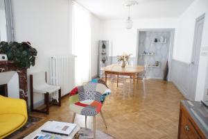 Kuchyň nebo kuchyňský kout v ubytování MAS TERRE Chambres d'Hôtes