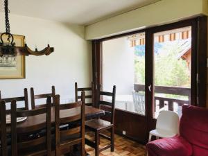 Posezení v ubytování Appartement 3 pièces, 6 pers., Samoëns, avec Wifi et Parking - FR-1-629-11