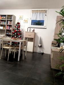 Telewizja i/lub zestaw kina domowego w obiekcie Maison Beauregard