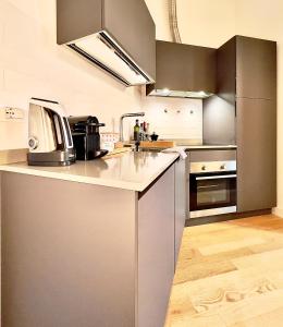 Cuisine ou kitchenette dans l'établissement Appartamento centro Firenze AIR CONDITIONING WI-FI E NETFLIX