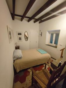 Cama o camas de una habitación en Quieta casetta in una Liguria insolita