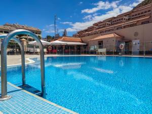 Bazén v ubytování The Heights - Los Cristianos - heated pool - WiFi free nebo v jeho okolí