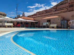 Bazén v ubytování The Heights - Los Cristianos - heated pool - WiFi free nebo v jeho okolí