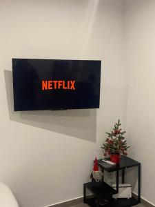TV o dispositivi per l'intrattenimento presso The Nest Of Via Toledo