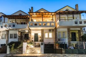 a home in the suburbs of sydney at Volos luxury maisonette-Pelion view in Volos