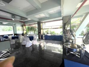 Χώρος καθιστικού στο HOTEL AIRPORT KK