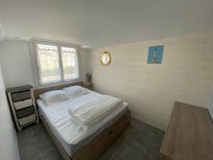 Postel nebo postele na pokoji v ubytování Agréable maison, plage à 400m, jardin, piscine et tennis