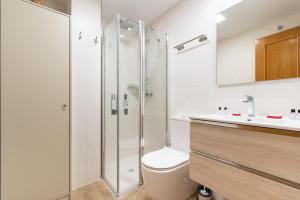 Kúpeľňa v ubytovaní WintowinRentals - Fabulosa ubicación, Comfort y WIFI + 16 fotografií
