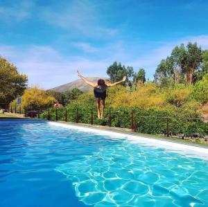 Bazen u objektu Turismo Natureza Villa Rio ili u blizini