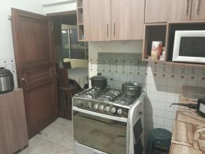 A cozinha ou cozinha compacta de LA CASA DE SYLVANA