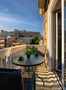 Balkón alebo terasa v ubytovaní Acropolis apartment with a unique view 2
