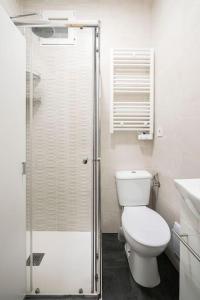 A bathroom at Espíritu Santo, comodidad para 2 en Malasaña