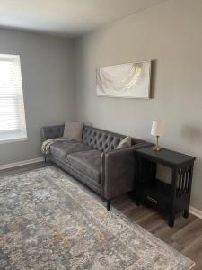 Gallery image of The Irene - 2 Bedroom Apt in Quilt Town, USA in Hamilton