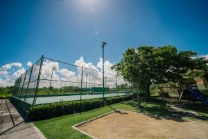 Tenis a/nebo squash v ubytování Luxury Villa Iberosta Del Mar - 4BDR, Private Beach, Pool & Jacuzzi nebo okolí