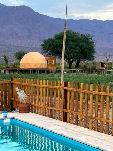 Piscina a Siilu Wasi. Glamping. o a prop