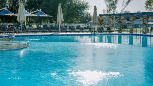 Rydges Resort Hunter Valley内部或周边的泳池