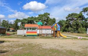 Kawasan permainan kanak-kanak di Gorgeous Home In Nexø With Kitchen +11 gambar