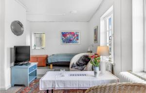 Area soggiorno di Amazing Apartment In Aabenraa With Wifi