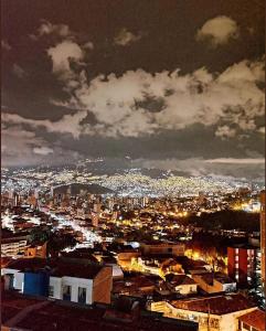Medellín'deki Hermoso apartamento con habitación privada tesisine ait fotoğraf galerisinden bir görsel