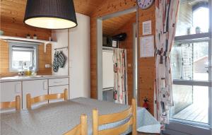 Kjøkken eller kjøkkenkrok på 2 Bedroom Lovely Home In Nexø