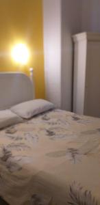 Residencial Miradoiro Guest House房間的床