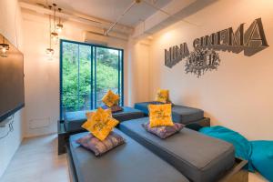 Khu vực ghế ngồi tại Hop Hostel