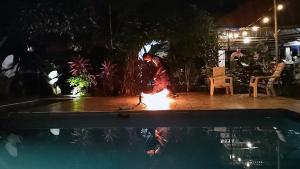 Kolam renang di atau di dekat BAMBU HOSTEL