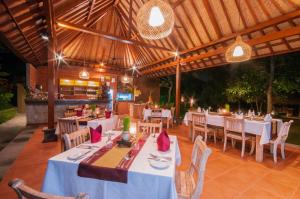 Restaurace v ubytování Uma Dawa Resort and Spa