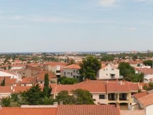 Nespecifikovaný výhled na destinaci Saint-Cyprien nebo výhled na město při pohledu z hotelu