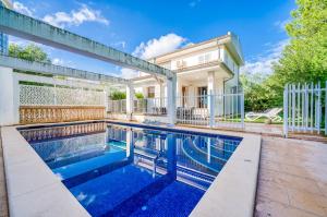 Swimmingpoolen hos eller tæt på Ideal Property Mallorca - Sirenas