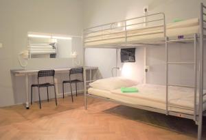 Ένα ή περισσότερα κρεβάτια σε δωμάτιο στο GLOBE Hostel Prague ADULTS ONLY