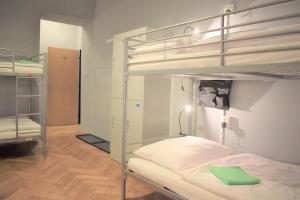 Ένα ή περισσότερα κρεβάτια σε δωμάτιο στο GLOBE Hostel Prague ADULTS ONLY