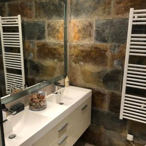 Kúpeľňa v ubytovaní Villa de charme avec piscine entre Ajaccio et Porticcio