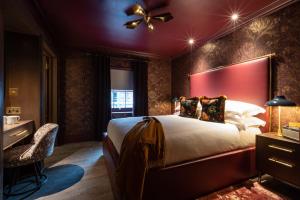 Postel nebo postele na pokoji v ubytování Sun Street Hotel Shoreditch