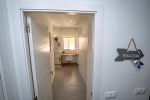Photo de la galerie de l'établissement Apartasuites Royal Zahara, Máximo confort con vistas al mar, à Zahara de los Atunes