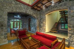 Χώρος καθιστικού στο SaffronStays Alma Grove, Kashid