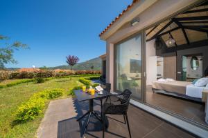 Μπαλκόνι ή βεράντα στο Villa Nectar by Villa Plus