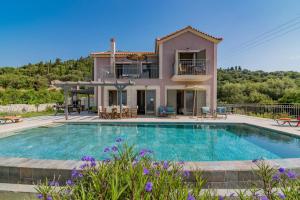 Бассейн в Villa Helona Sun by Villa Plus или поблизости