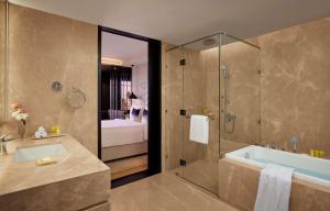 Koupelna v ubytování Hyatt Centric Juhu Mumbai