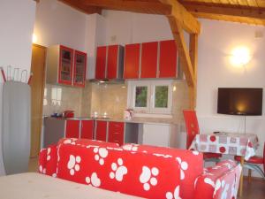 Kuchyň nebo kuchyňský kout v ubytování Studio apartment in Tribunj with sea view, balcony, air conditioning, WiFi 68-1