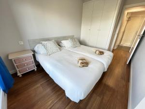 Łóżko lub łóżka w pokoju w obiekcie PUSHE Playa Granada Beach&Golf 6