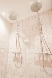 Kúpeľňa v ubytovaní Chambre Majorelle - RDC - Plage 50m - Rue gratuite