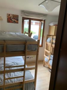 Двуетажно легло или двуетажни легла в стая в Chez Nous