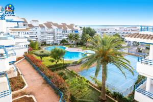 Bazén v ubytovaní Apartamentos Fuente Sol Casa Azahar alebo v jeho blízkosti